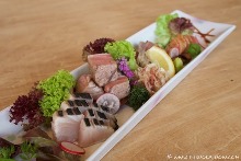 Assorted sashimi