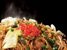 Yakisoba noodles with sauce