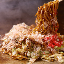 Yakisoba noodles with sauce