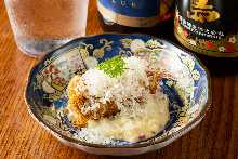 Deep-fried oysters with tartar sauce