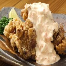 Fried chicken with vinegar and tartar sauce