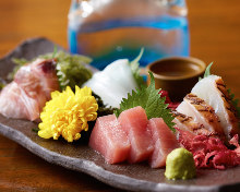 Assorted sashimi