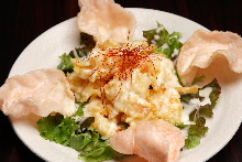 Fried shrimp dressed with mayonnaise