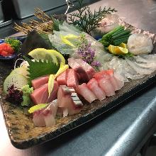 Assorted sashimi
