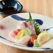 Assorted sashimi