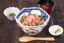 Roasted pork rice bowl