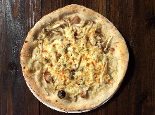 4 kinds of mushroom pizza