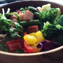 Asparagus and bacon salad