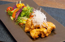 Fried chicken with vinegar and tartar sauce