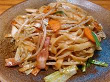 Yakisoba noodles