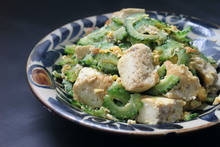 Stir-fried goya (bitter melon) and pork