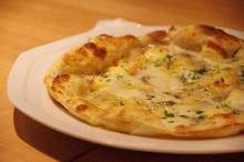 Cheese pizza