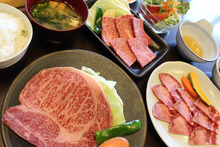 Marbled meat yakiniku