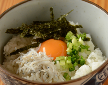 Tamagokake gohan (rice with raw egg)