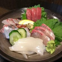 Assorted sashimi