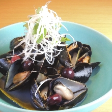 Mussles steamed with sake