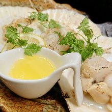 Grilled scallop with butter