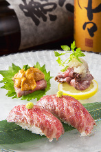 Seared beef round sushi
