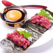 Horse meat tartare sushi box