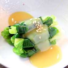 Food dressed with vinegared soybean paste