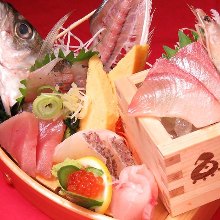 Assorted sashimi