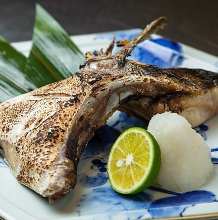 Salted and grilled yellowtail collar meat