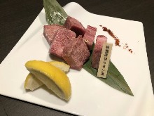 Thick-cut premium grilled tongue seasoned with salt