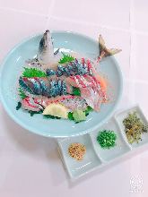 Live mackerel sashimi