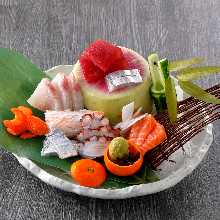 Assorted sashimi