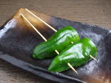 Grilled green pepper