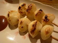 Grilled garlic skewer