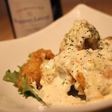 Fried chicken with vinegar and tartar sauce