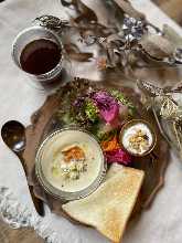 Morning menu (vegetable potage soup, salad, toast, one drink)