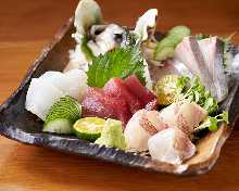 Assorted sashimi