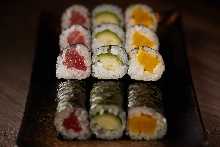 Kanpyo sushi rolls