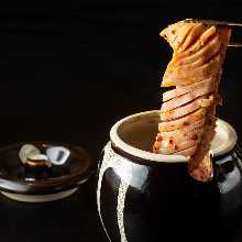 Tsuboduke Geta kalbi (marinated  and grilled short ribs)