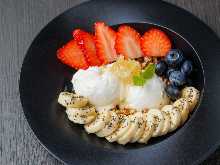  Thick & Creamy Greek Yogurt - A dessert decadent in both nutrition and deliciousness