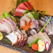 Assorted sashimi