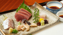 Assorted sashimi