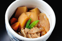 Nikujaga (simmered meat and potatoes)