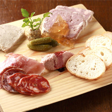 Pate de campagne (French country-style pate)