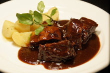 Beef cheek stewed in red wine