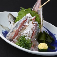 Finely chopped horse mackerel sashimi