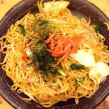 Yakisoba noodles with sauce