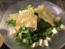 Green salad with tofu skin and tofu