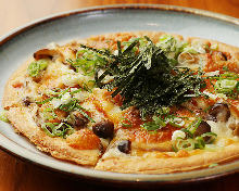 Japanese-style mushroom pizza