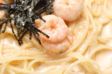 Pasta with cream of sea urchin