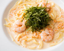 Pasta with cream of sea urchin