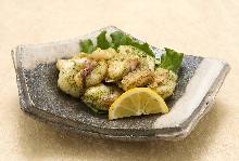 Seaweed-wrapped fried food