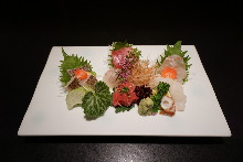 Assorted sashimi